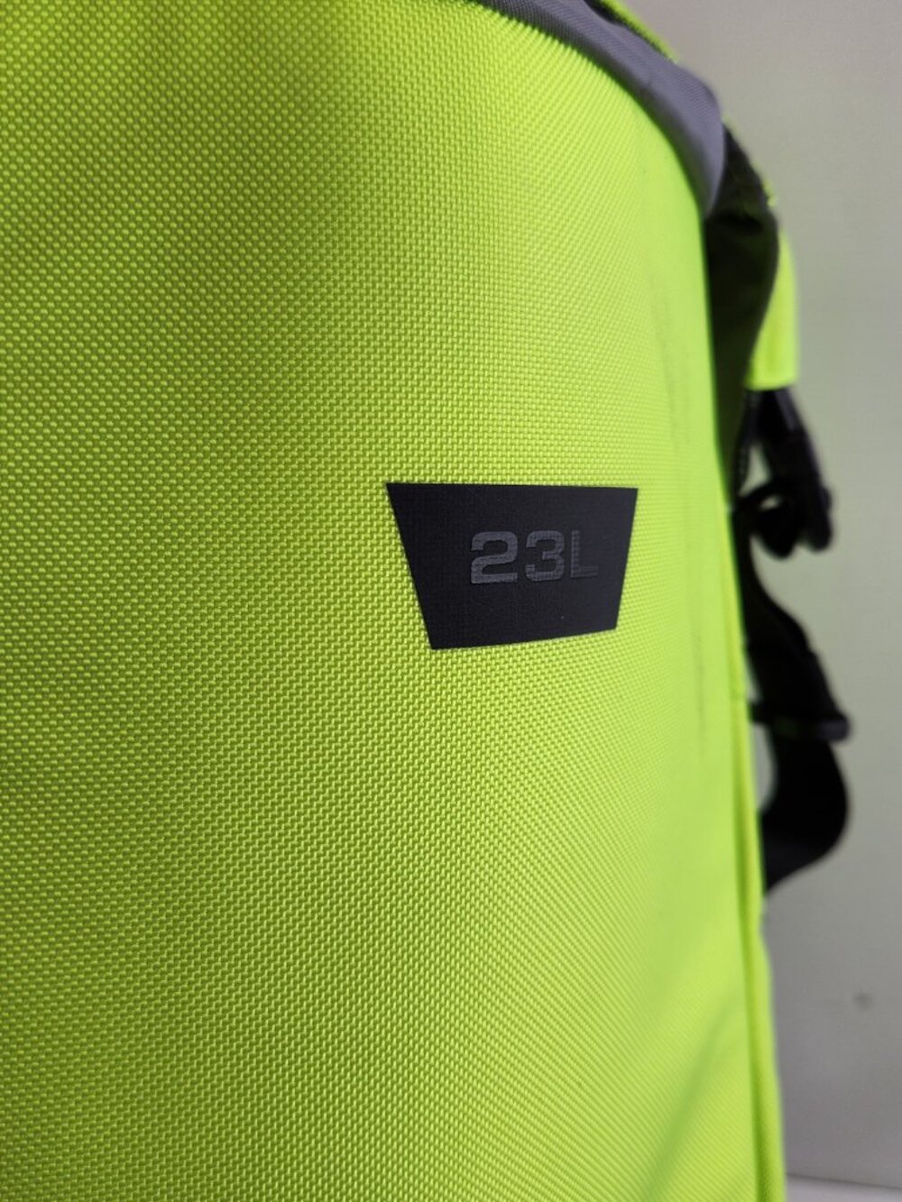 icon Squad 4 Neon Yellow Hi Via Backpack ATV Riding Pack 23L - Picture 2 of 13
